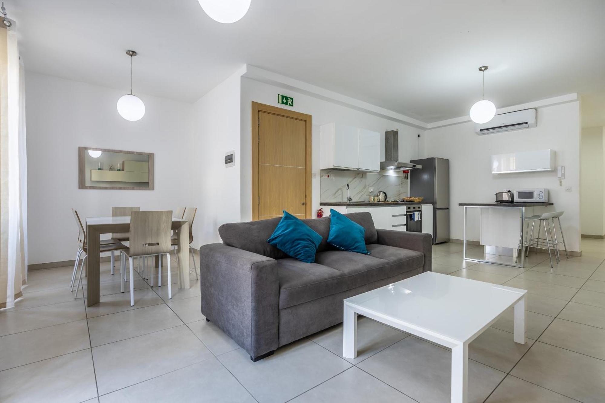 Superb 3Br Apt Close To Seafront Gzira Pokoj fotografie