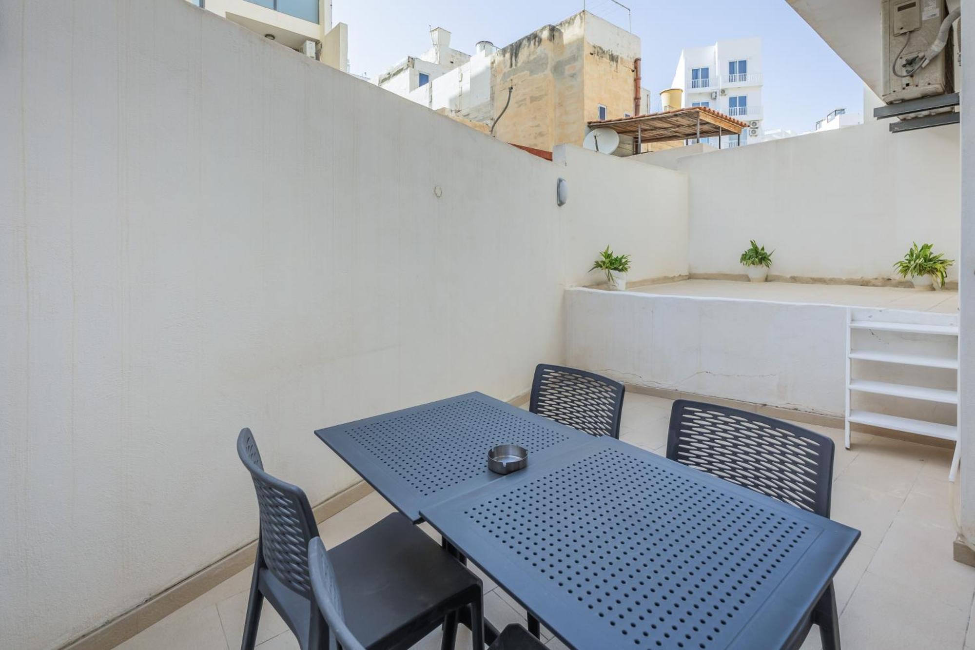 Superb 3Br Apt Close To Seafront Gzira Pokoj fotografie
