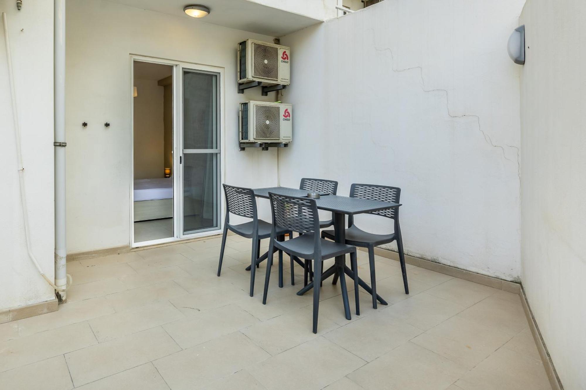 Superb 3Br Apt Close To Seafront Gzira Pokoj fotografie